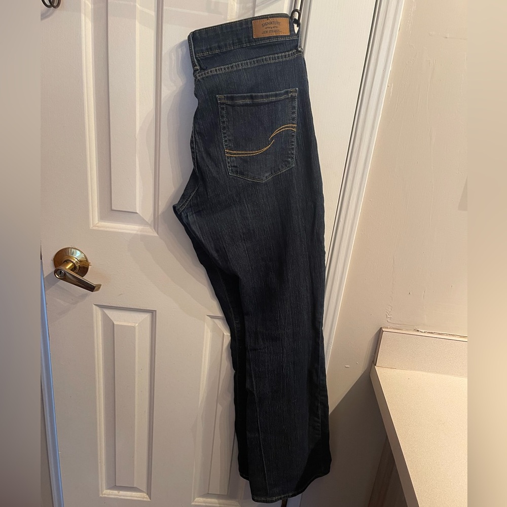 Signature Levi Strauss jeans